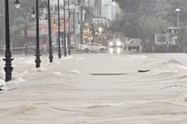 Thủ tướng ký công điện chỉ đạo ứng phó với mưa lũ ở Trung Bộ