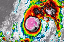 Tin mới bão số 7: Sắp đi vào Biển Đông cường độ mạnh lên