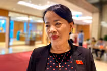 ĐBQH đặt câu hỏi về lợi ích nhóm trong quy định “ngược chiều” về SGK