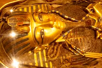 Bí mật vừa hé lộ trong lăng mộ Tutankhamun, cả thế giới sững sờ 