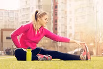 7 bài tập giãn cơ trước khi chạy bộ giảm nguy cơ chấn thương