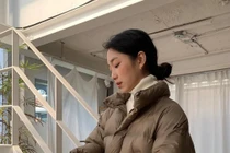 Những items 'bắt cặp' hoàn hảo với áo cổ cao giúp nàng nâng tầm phong cách