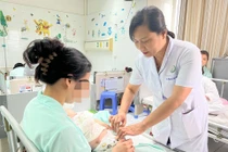 Bé gái 5 tháng phải tuổi phải cắt bỏ 1 bên buồng trứng