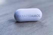 Bé trai 8 tuổi nguy kịch vì dùng thuốc hạ sốt quá liều