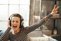 10 lợi ích diệu kỳ của việc nghe nhạc đối với sức khỏe