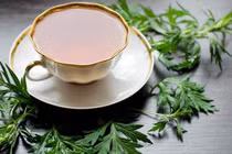 7 tác dụng tuyệt vời của trà ngải cứu đối với sức khỏe