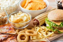 5 loại thực phẩm gây hại cho não bộ