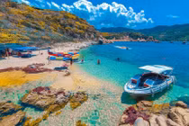 Vịnh Vĩnh Hy: Viên ngọc bích giữa miền nắng gió Ninh Thuận