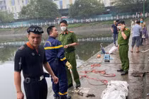 Say thuốc lào, người đàn ông ngã xuống hồ tử vong