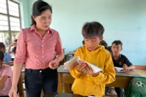 Cậu bé dũng cảm cứu sống 2 học sinh lớp 12 bị nước cuốn