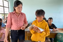 Cậu bé dũng cảm cứu sống 2 học sinh lớp 12 bị nước cuốn