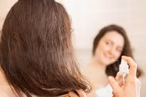 Tác hại khi lạm dụng dầu gội đầu khô, không phải ai cũng biết
