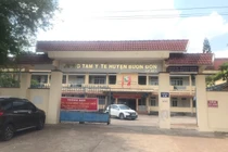 Hàng chục người phải nhập viện sau khi dự tiệc cưới