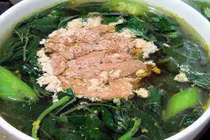 Cấp cứu giữa đêm sau ăn canh cua: Ăn canh cua thế nào tránh ngộ độc?