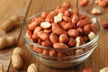 Lạc cực tốt nhưng ăn sai gây hại cho sức khoẻ