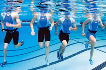 5 bài tập dưới nước giúp đốt cháy calo, giảm cân hiệu quả