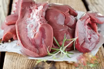 Bỏ túi 4 mẹo 'đánh bay' mùi hôi khỏi cật heo đơn giản dễ làm