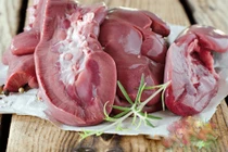 Bỏ túi 4 mẹo 'đánh bay' mùi hôi khỏi cật heo đơn giản dễ làm