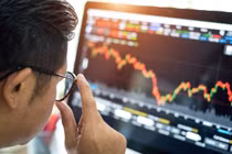 Chính sách tiền tệ “xoay” chứng khoán phục hồi
