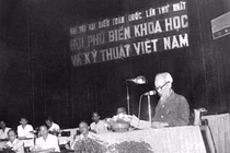 Bác Hồ và cuộc gặp lịch sử với trí thức khoa học - công nghệ