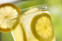 Nước ép hỗ trợ chữa viêm họng hiệu quả