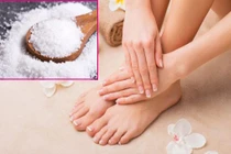Bí quyết giảm đổ mồ hôi tay chân chỉ với 1 nắm muối