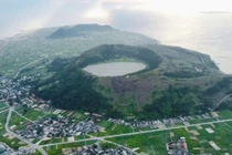 Khám phá hồ nước ngọt trên miệng núi lửa duy nhất ở Việt Nam