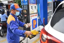 Giá xăng trong nước có thể tăng mạnh