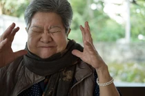 Cụ bà 88 tuổi được người yêu cũ theo đuổi