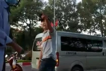 Phóng viên bị hành hung khi đang tác nghiệp về xe dù bến cóc 