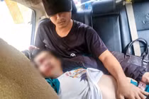 Phóng viên bỏ họp báo đưa nạn nhân TNGT đi cấp cứu