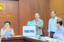 Đắk Lắk: Cán bộ bốc thăm xác minh tài sản thu nhập