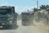Krông Pắk - Đắk Lắk: Xe chở cát, đá "băm nát" đường liên xã?