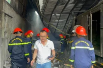 Đắk Lắk: Huy động hàng trăm CS PCCC dập lửa tại xưởng đồ nhựa