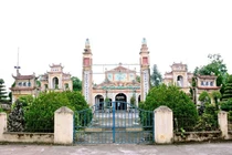 Di tích quốc gia đặc biệt đền Xám