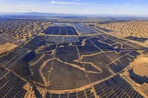 Choáng váng bức tường năng lượng khổng lồ tại "Biển Chết" Trung Quốc