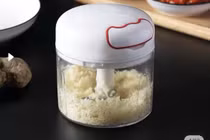 Có nên mua máy xay tỏi ớt mini cầm tay đa năng giá 22.000 đồng?