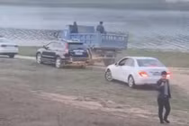 Đi câu, người đàn ông bất ngờ bị "thủy quái" kéo xuống hồ 