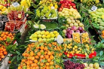 Đắt hàng đồ lễ chùa, hóa vàng