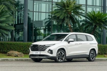 Gia đình 6 người có nên mua xe Hyundai Custin không?