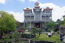 Chiêm ngưỡng lâu đài đá "độc nhất vô nhị" ở Ninh Binh