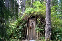 Bên trong khách sạn "xấu" nhất thế giới nhưng cực hút khách 