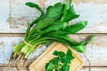 Bác sĩ chỉ cách dùng rau mùi tàu chữa nhiều bệnh 