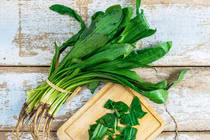 Bác sĩ chỉ cách dùng rau mùi tàu chữa nhiều bệnh 