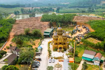 Choáng ngợp vườn bonsai “khủng” trong lâu đài của đại gia xứ Nghệ 