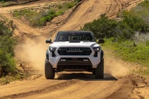 Chi tiết Toyota Tacoma TRD Pro 2024, từ 1,6 tỷ đồng