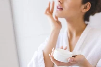 Có nên dùng kem dưỡng ẩm da trong mùa hè?