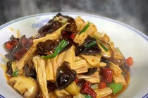 Tối nay ăn gì: Váng đậu xào theo công thức này, ngon ngậy đậm vị