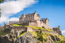 Bí ẩn lâu đài "ma ám" nổi tiếng bậc nhất thế giới