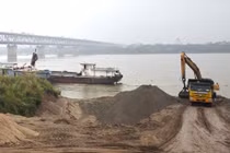 3 mỏ cát trúng đấu giá gấp trăm lần: Hà Nội chưa công nhận kết quả